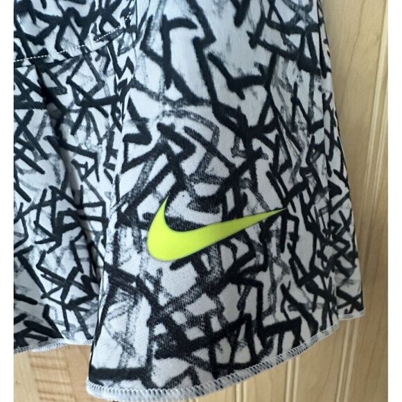 NIKE Dri-FIT Women's Black & White Printed Stretch Skirt Size Small - Picture 2 of 6